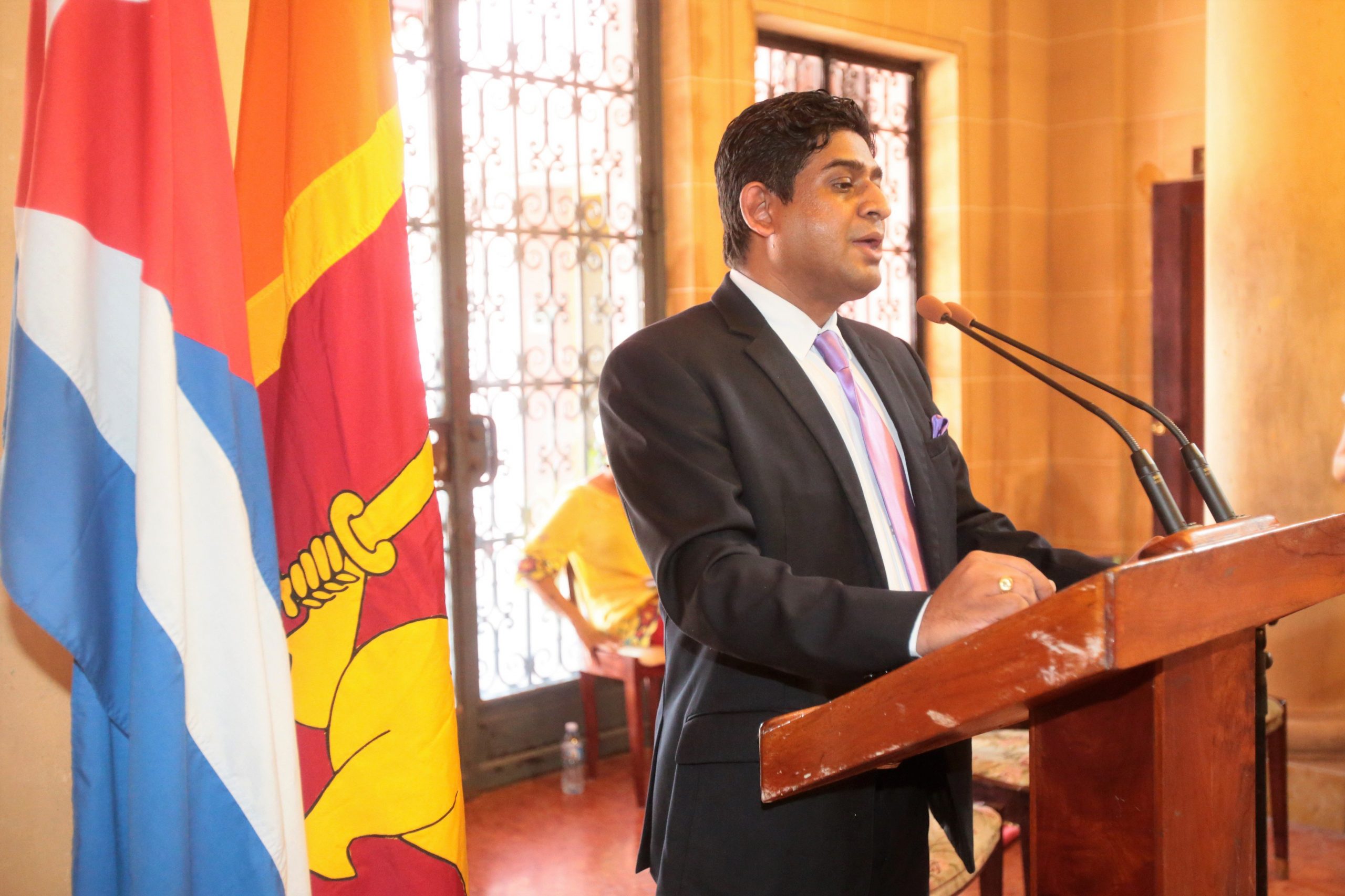 State Minister address the Cuban officials of the Ministry of Foreign Affairs