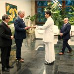 Credential letters are presented to the President of Cuba