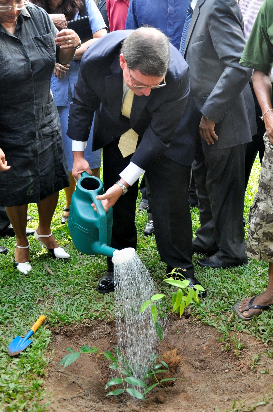 Foreign Minister of Cuba plants a tree in Colombo, Sri Lanka.